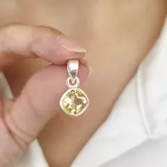 DIJE DE PIEDRA NATURAL CITRINO FACETADO