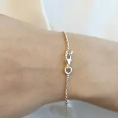 PULSERA CON BOLITAS Y ROMBOS RAYADOS - comprar online