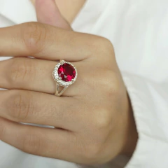 ANILLO CON MICROPAVE Y CUBIC ROJO