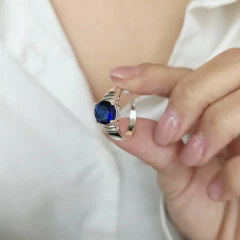 ANILLO CUBIC ENGARZADO AZUL - comprar online