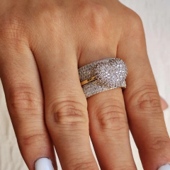 ANILLO TRIPLE CON CORAZON MICROPAVE