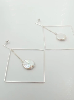 PASANTE CON COLGANTE CUADRADO HUECO Y PERLA - comprar online