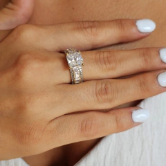 ANILLO CON CUBIC Y MICROPAVE