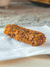 Barra de cereal de avena y pasas de uva.
