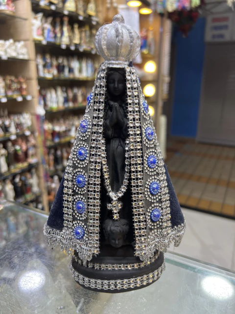 Nossa Senhora Aparecida com pérolas 20cm detalhes na cor prata - comprar online