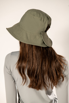 CHAPEU COM PROTEÇÃO UV ESMERALDA REGULÁVEL CAQUI - comprar online