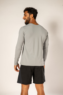 CAMISETA UV MASCULINA MANGA LONGA CINZA CLARO na internet