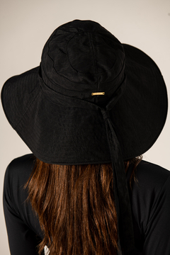 CHAPEU COM PROTEÇÃO UV E DETALHE NA ABA PRETO na internet