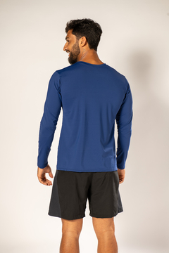 CAMISETA UV MASCULINA MANGA LONGA AZUL NÁUTICO - comprar online