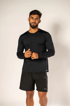 CAMISETA MANGA LONGA UV MASCULINA PRETA na internet
