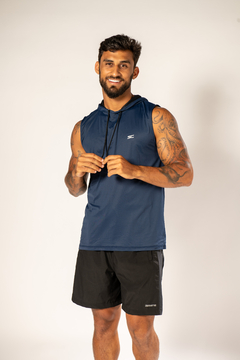 REGATA POLIAMIDA DRY COM CAPUZ AZUL MARINHO