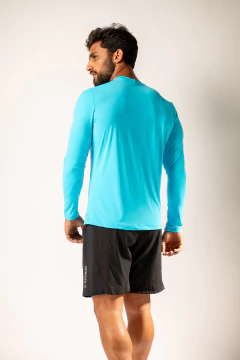CAMISETA UV MASCULINA MANGA LONGA AZUL CLARO na internet