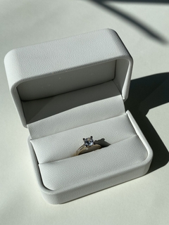 ANILLO DE COMPROMISO 10k