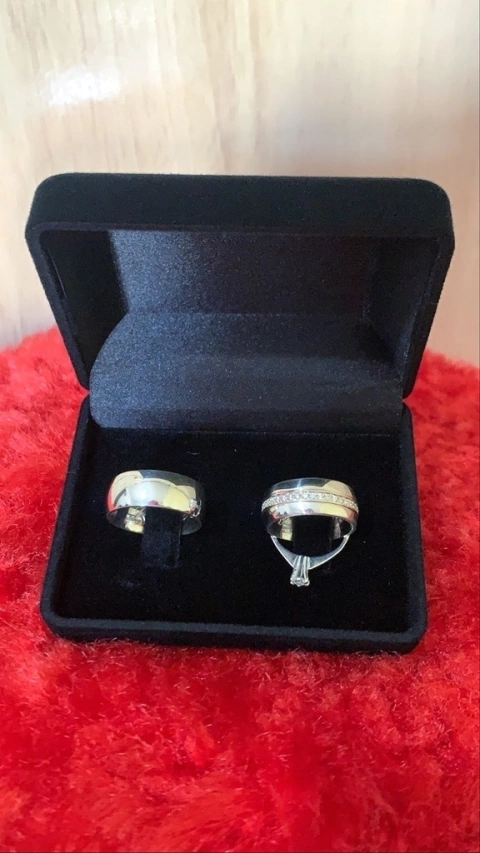 Aliança de namoro Cravejada Abaulada 8mm (LEIA A DESCRIÇÃO)