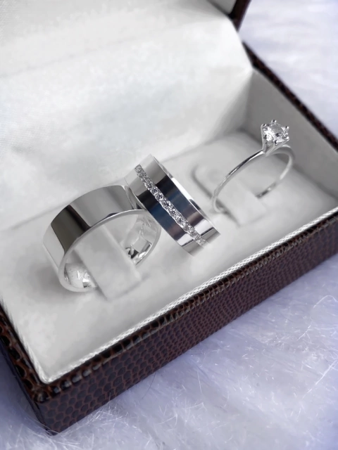 Aliança de namoro cravejada Chile 6mm (LEIA A DESCRIÇÃO)