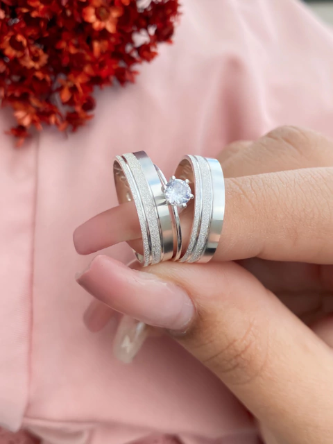 Aliança de namoro diamantada e lisa Space 5mm (LEIA A DESCRIÇÃO)