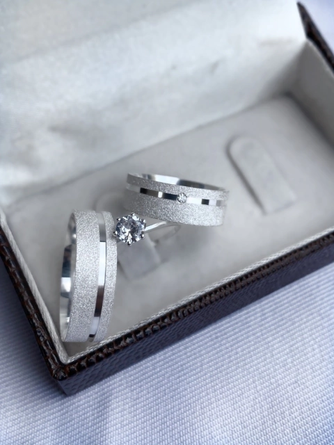 Aliança de namoro Diamantada com friso Suíça 6mm (LEIA A DESCRIÇÃO)