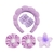 Conjunto de acessórios para skincare com tiara, presilhas e pulseiras na cor lilás.