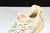 Tênis Adidas Yeezy Boost 350 v2 na internet