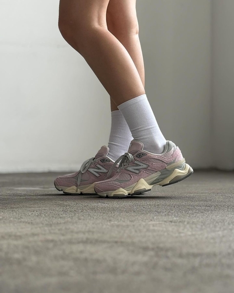 New Balance Black × 9060 - (cópia)