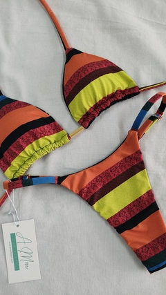 BIQUÍNI FITA ESTAMPADO LISTRAS na internet