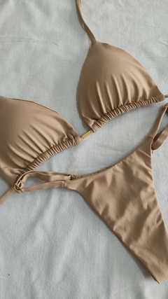 BIQUÍNI FITA LISO NUDE na internet