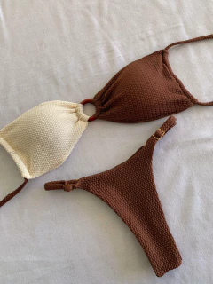 BIQUÍNI FITA CARMEL MARROM + OFF C/ TOP TROPICAL - A MAR SUN BEACH