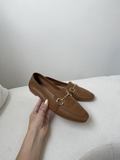 Mocassim Diana sola baixa couro caramelo na internet