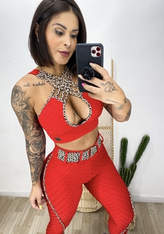 Conjunto Top e Legging Cinto Empina Bumbum Vermelho com Oncinha Brocado - comprar online