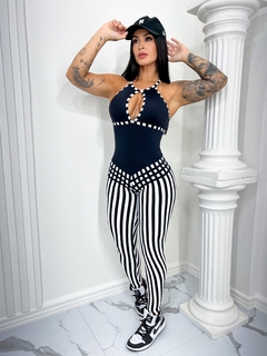 Macacão Listrado Preto e Branco - WORKOUTFITBRAZIL