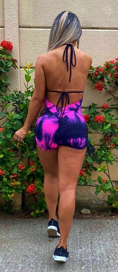 Macacão Curto Empina BB Tie Dye Pink e Preto - WORKOUTFITBRAZIL