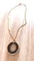 Colar corrente banho ouro 45cm + extensor, pingente círculo em crochê 4cm, vidrilhos tchecos preto e branco e cristais cobre. - comprar online