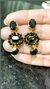 Brincos crochê fio metal banho ouro, cristais e strass Swarovski pretos. - comprar online