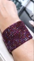 Bracelete crochê 4cm vidrilhos tchecos na cor vinho/bordô aurora boreal, fecho magnético. - comprar online