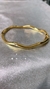 Pulseira rígida ondulada roliça ouro ou prata, fechamento trava, veste pulso entre 17cm a 19cm. na internet