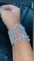 Bracelete 11 vertentes de luz, em crochê fio metal prata, cristais Swarovski translúcidos, fecho magnético.