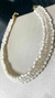 Colar choker em crochê fio metal ouro, pérolas naturais e vidrilhos maxi translúcidos fosco, 35cm + extensor. - Silvia Ferraz Crochet Luxo