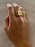 Anillo sello cuadrado inicial oro PRE ORDER - comprar online