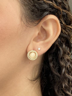 Brinco cravejado bijuteria dourada - comprar online