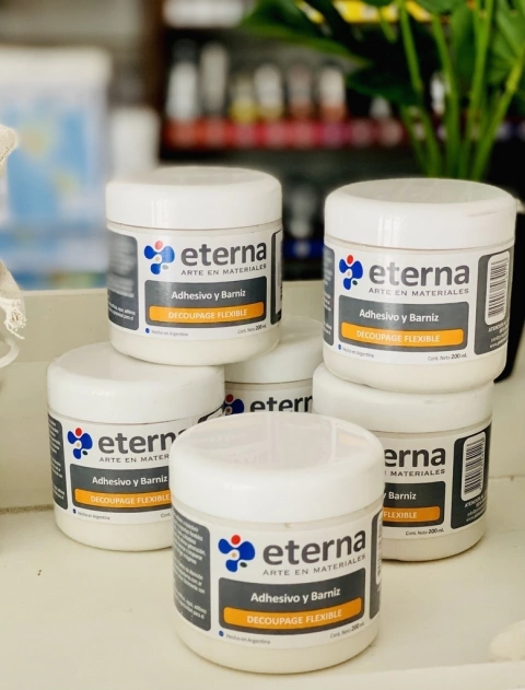adhesivo y barniz eterna