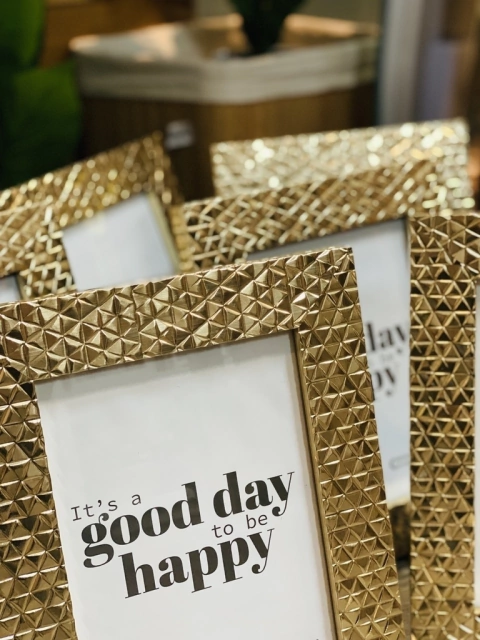 Marco para foto 15x21cm geométrico dorado - comprar online