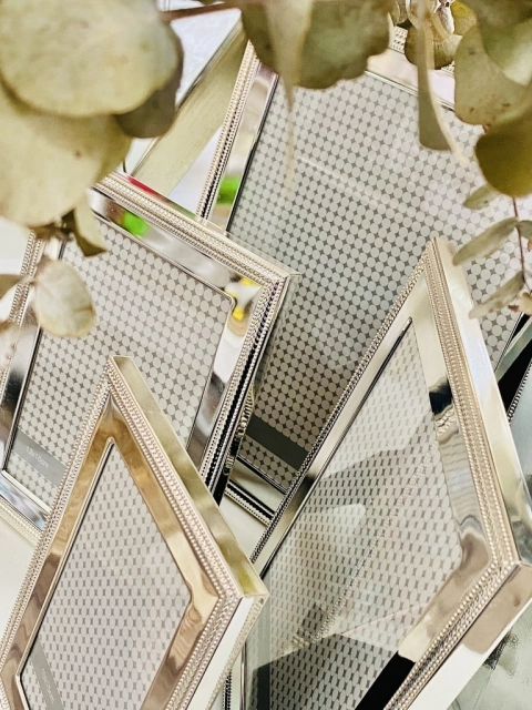 Portaretrato metal borde guarda