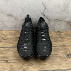 Vapor Max Plus Black na internet