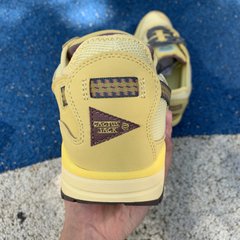 Imagem do Air Max 1 "Travis Scott Gold"
