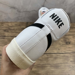 Mid Blazer white na internet