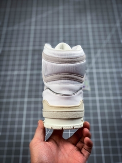 LOUIS VUITTON Sneaker Boot LV Trainer White - Hype Imports BR
