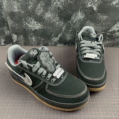 Air Force 1 Black Travis Scott na internet