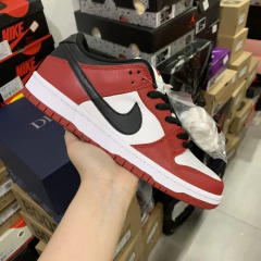 Chicago Dunk Low na internet