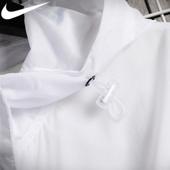 jaqueta swoosh "corta vento" na internet