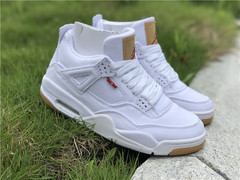 Levi's x Air Jordan 4 White na internet